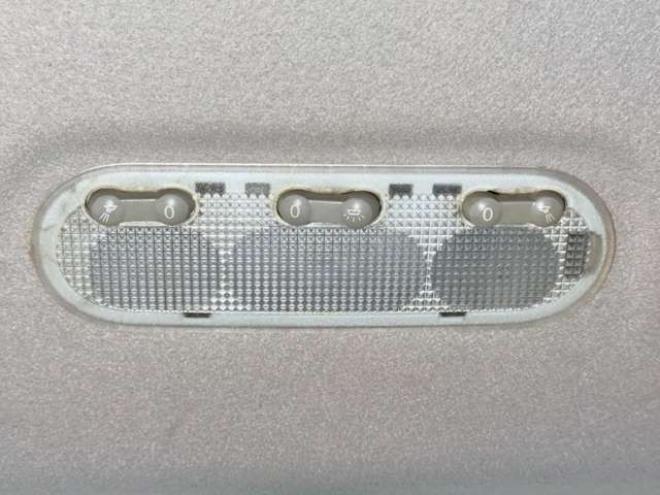 セレナ2.0 20X 4WD　下廻防錆ラジオCD 2000