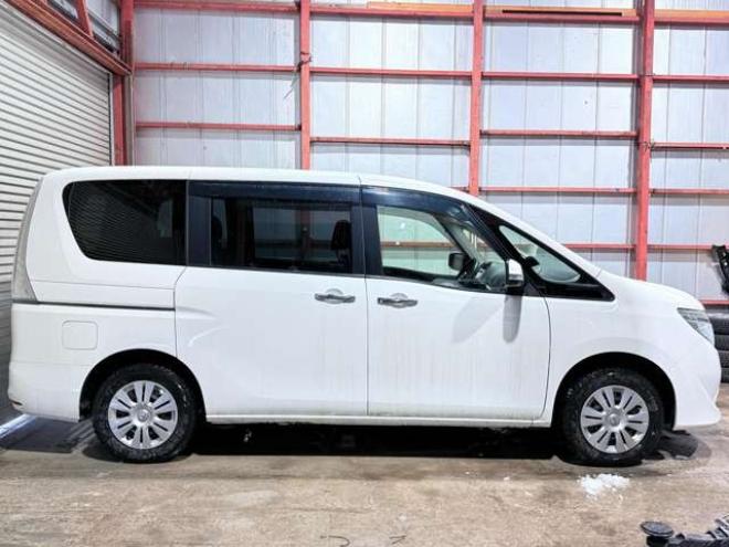 セレナ2.0 20X 4WD　下廻防錆TVナビBカメETCエンスタ 2000