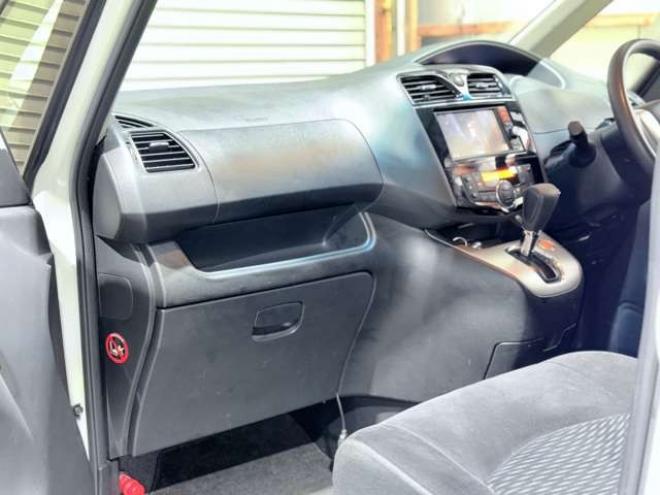セレナ2.0 20X 4WD　下廻防錆TVナビBカメETCエンスタ 2000