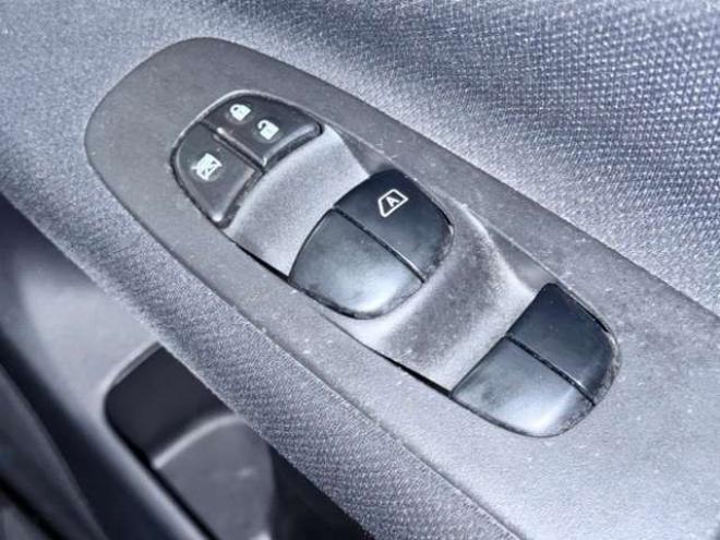 セレナ2.0 20X 4WD　下廻防錆TVナビBカメETCエンスタ 2000