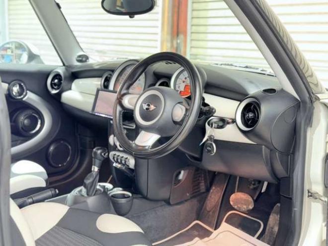 ミニ50 カムデン クーパー　下廻防錆TVナビ 正規輸入車 2WD 1600