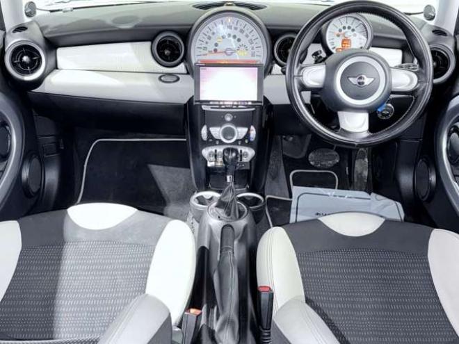 ミニ50 カムデン クーパー　下廻防錆TVナビ 正規輸入車 2WD 1600