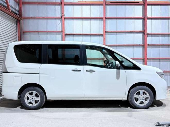 セレナ2.0 20X 4WD　下廻防錆TVナビBカメETCエンスタ 2000