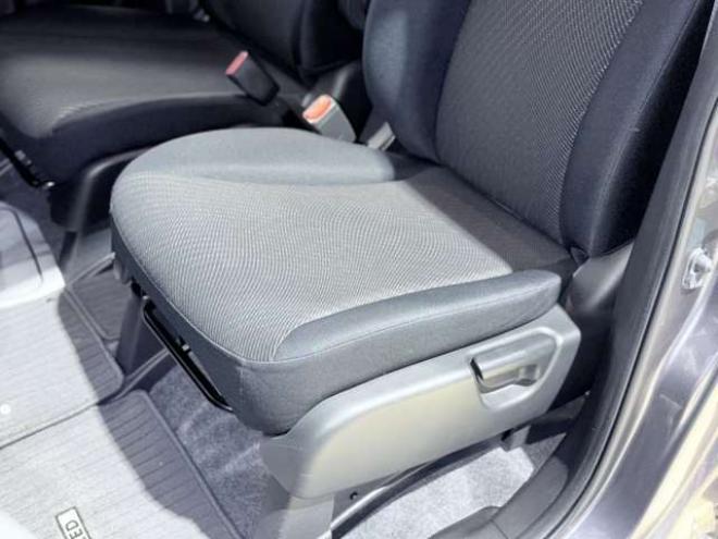 フリードハイブリッド1.5 ジャストセレクション　下廻防錆TVナビETC 2WD 1500
