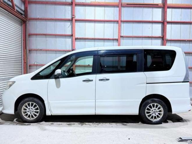 セレナ2.0 ハイウェイスター 4WD　下廻防錆TVナビETC 2000