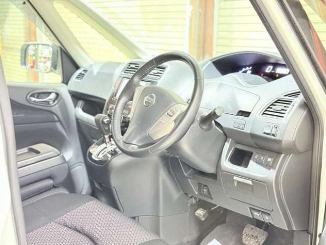 セレナ2.0 ハイウェイスター 4WD　下廻防錆TVナビETC 2000