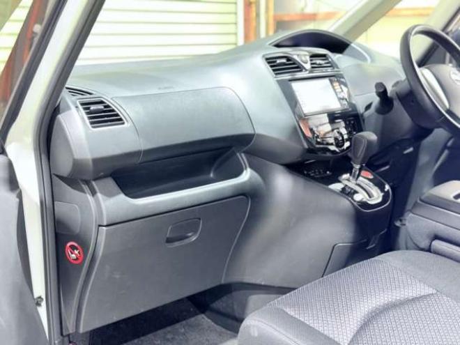 セレナ2.0 ハイウェイスター 4WD　下廻防錆TVナビETC 2000