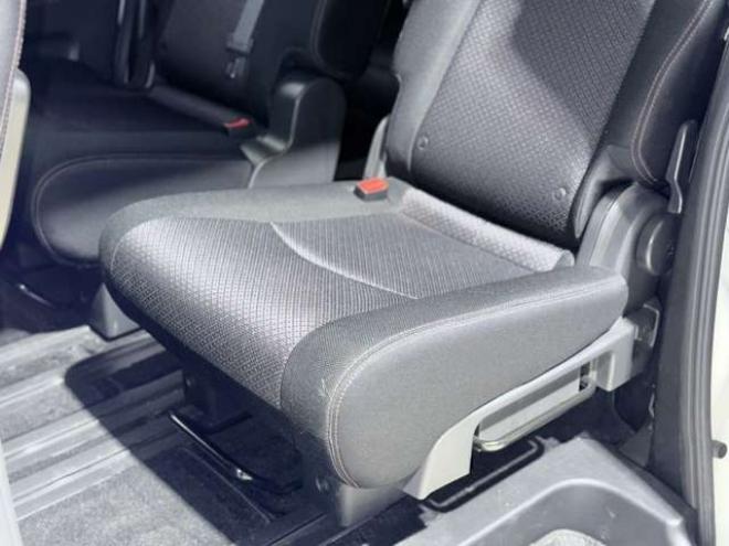 セレナ2.0 ハイウェイスター 4WD　下廻防錆TVナビETC 2000