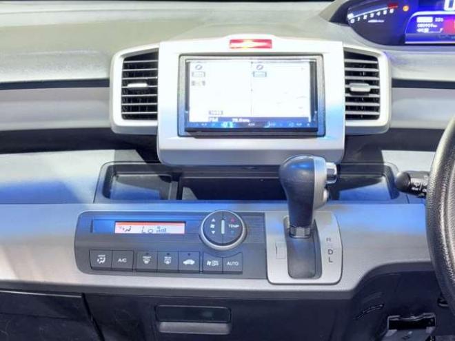 フリードハイブリッド1.5　下廻防錆TVナビBカメETC 2WD 1500