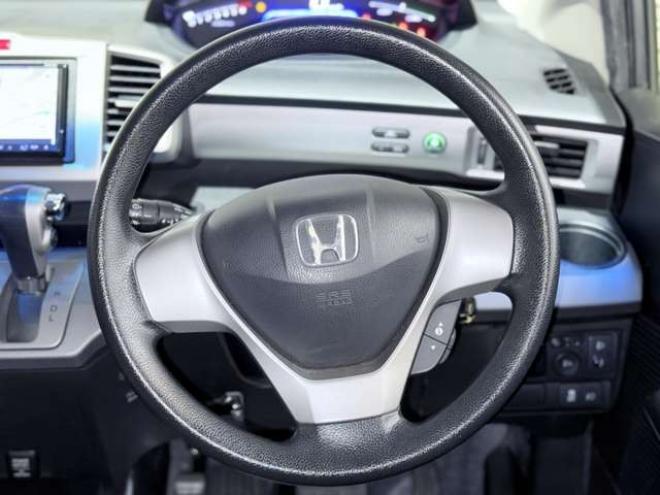 フリードハイブリッド1.5　下廻防錆TVナビBカメETC 2WD 1500