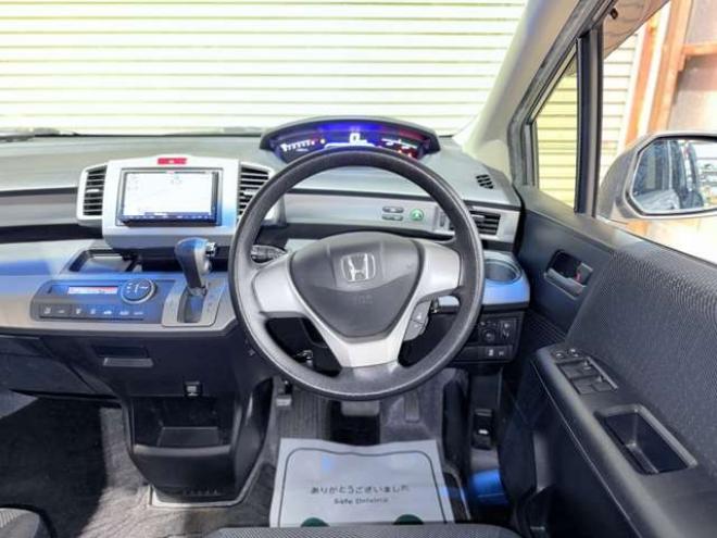 フリードハイブリッド1.5　下廻防錆TVナビBカメETC 2WD 1500