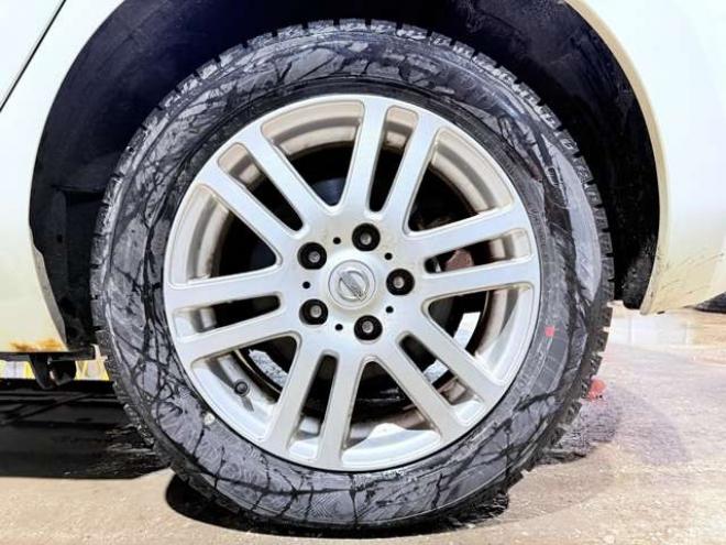 リーフG　下廻防錆ナビETC夏冬タイヤ 2WD 不明