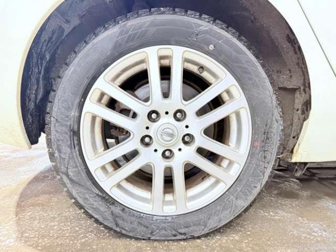 リーフG　下廻防錆ナビETC夏冬タイヤ 2WD 不明