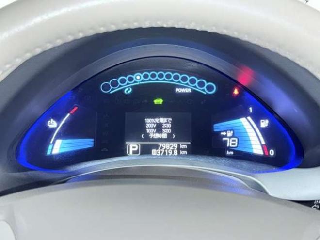 リーフG　下廻防錆ナビETC夏冬タイヤ 2WD 不明