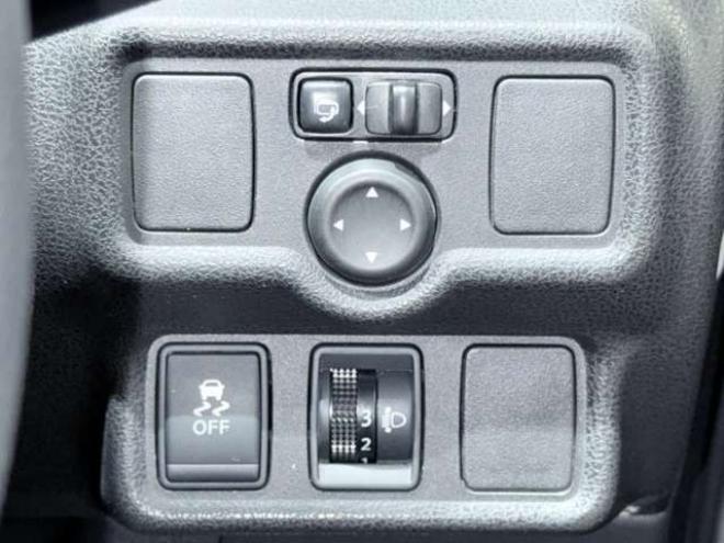 ノート1.2 X FOUR 4WD　下廻防錆TVナビETC 1200