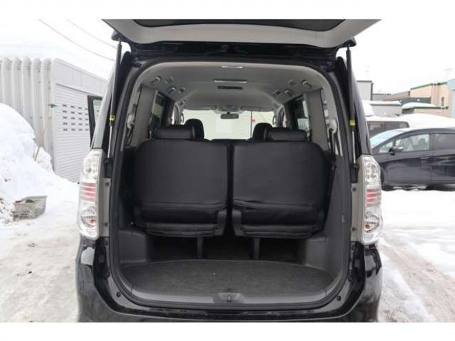 ヴォクシー2.0 ZS 煌II 4WD　両パワスラ・スマートキー 2000