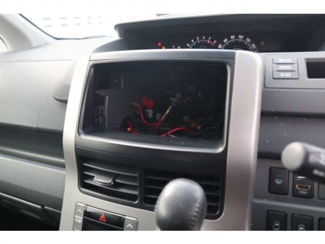 ヴォクシー2.0 ZS 煌II 4WD　両パワスラ・スマートキー 2000