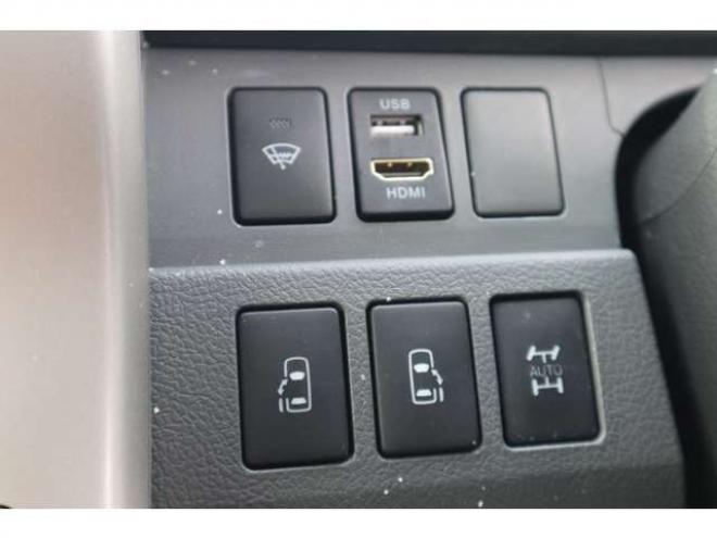 ヴォクシー2.0 ZS 煌II 4WD　両パワスラ・スマートキー 2000