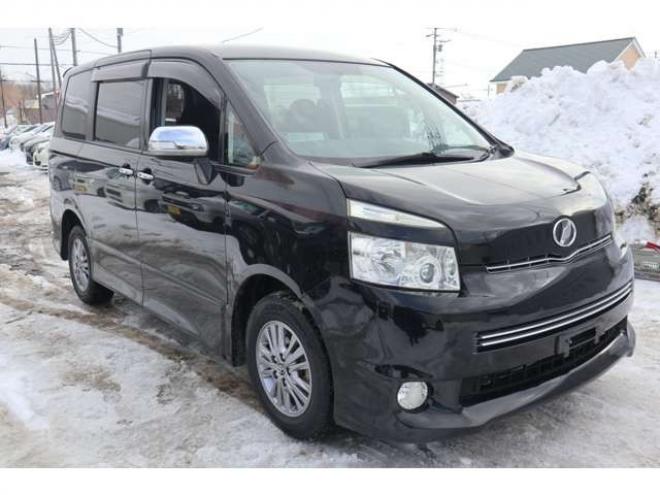 ヴォクシー2.0 ZS 煌II 4WD　両パワスラ・スマートキー 2000