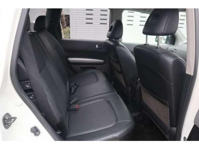 エクストレイル2.0 20X 4WD　ナビ・Bカメラ・フルモデルチェンジ後 2000