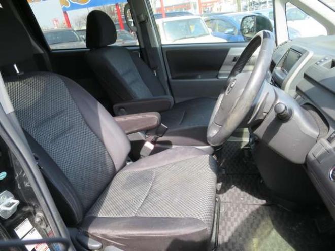 ノア2.0 Si 4WD　両側パワースライドドア 2000