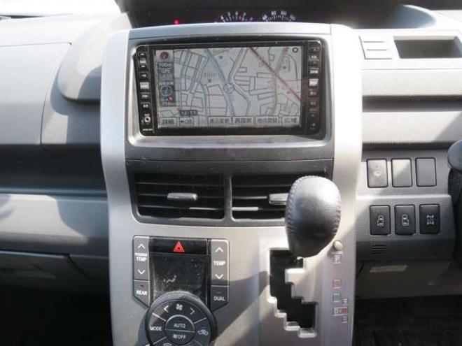 ノア2.0 Si 4WD　両側パワースライドドア 2000