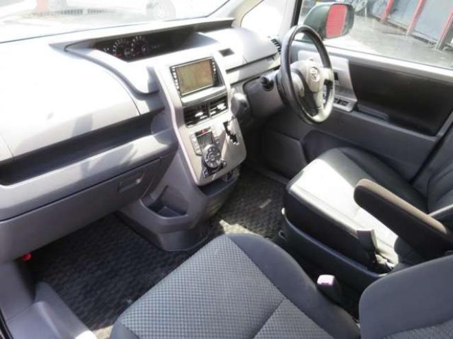 ノア2.0 Si 4WD　両側パワースライドドア 2000