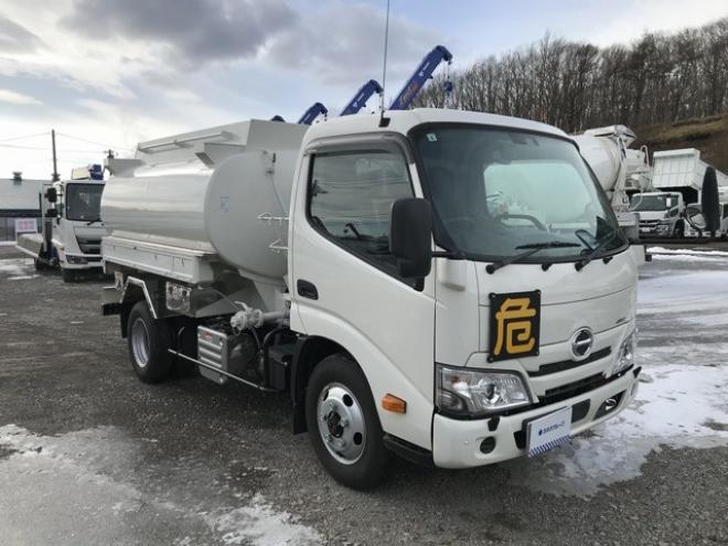 デュトロタンクローリー　2DG-XZU685M 新明和工業　 4WD 4000