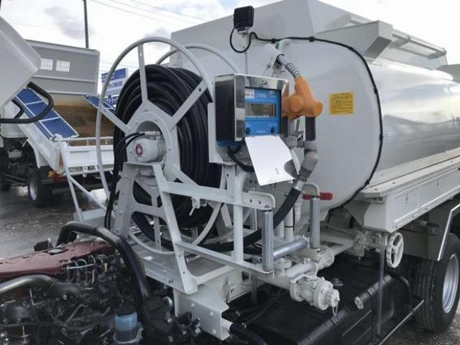 デュトロタンクローリー　2DG-XZU685M 新明和工業　 4WD 4000