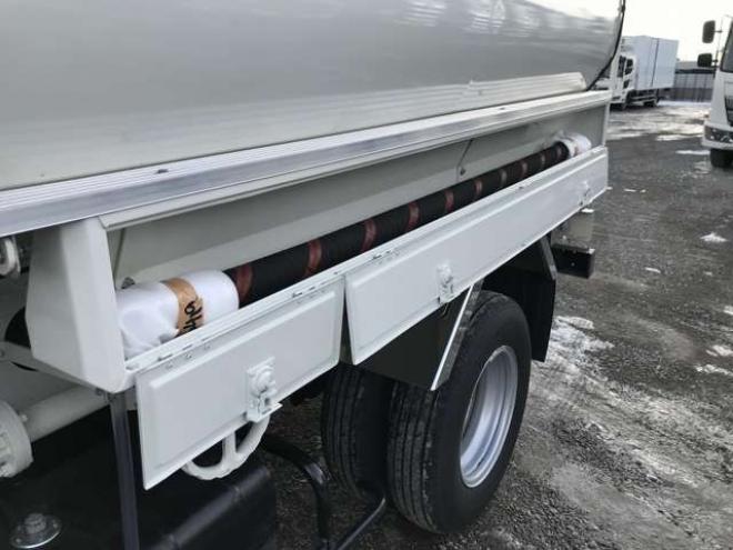 デュトロタンクローリー　2DG-XZU685M 新明和工業　 4WD 4000
