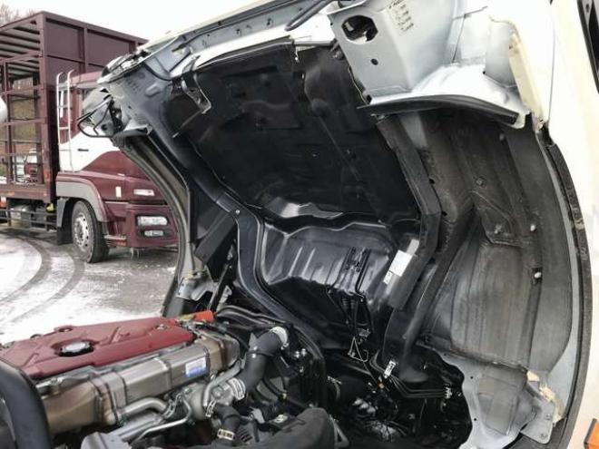 デュトロタンクローリー　2DG-XZU685M 新明和工業　 4WD 4000