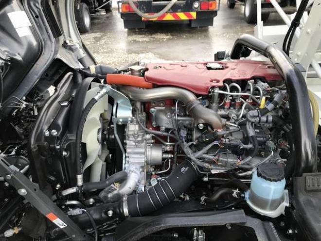 デュトロタンクローリー　2DG-XZU685M 新明和工業　 4WD 4000