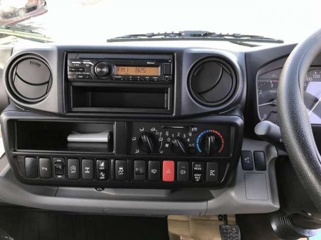 デュトロタンクローリー　2DG-XZU685M 新明和工業　 4WD 4000