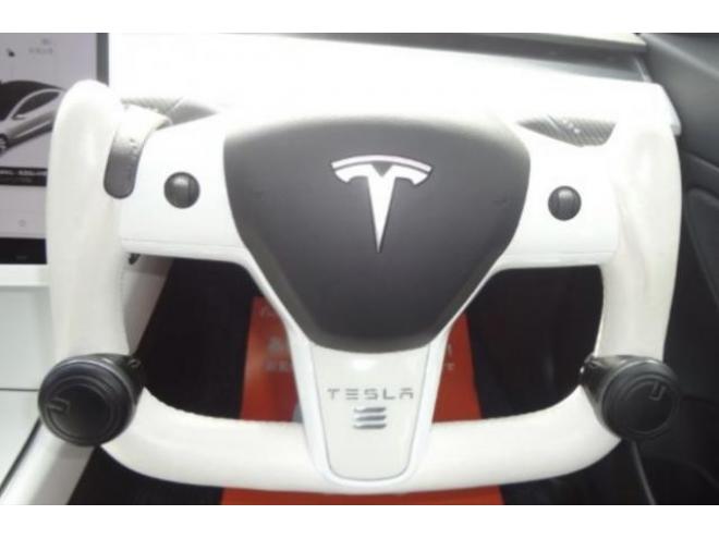 テスラモデル3パフォーマンス オートパイロット 本州車 ナビ バックモニター キーレス ふるLED イージークローザードア ヨークハンドル ルーフシェード 急速充電変換プラグ 車検付 24ヶ月点検整備済  4WD 5Dr