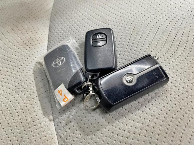 プリウス1.8S 5年保証 スマキー ナビTV Bカメ ETC 寒冷地仕様 車検整備2年付
