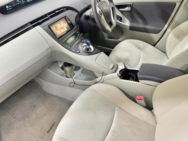 プリウス1.8S 5年保証 スマキー ナビTV Bカメ ETC 寒冷地仕様 車検整備2年付