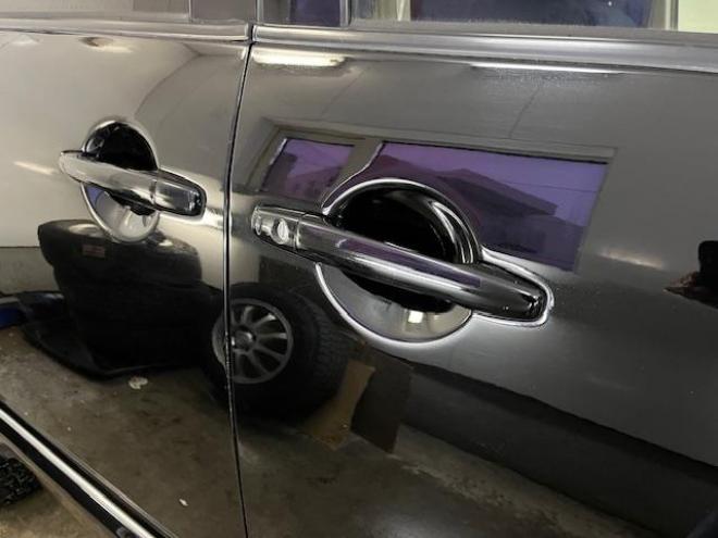 デリカＤ：５　Ｇパワーパッケージ　本州仕入　禁煙車　寒冷地仕様　ＭＫＷ１６インチＡＷ＋ＴＯＹＯオープンカントリーホワイトレター　純正１８ＡＷ＋スタッドレスタイヤ付　新品ＪＡＯＳブラックマッドガード　両側パワースライドドア　純正ナビ（地デジ　ＤＶＤ再生　Ｂｌｕｅｔｏｏｔｈ）＋バックカメラ　前後ドライブレコーダー　クルーズコントロール　両席シートヒーター　パワーシート　スマートキー　パドルシフト　横滑り防止装置　盗難防止装置　リアヒーター　ＨＩＤ　ＥＴＣ 4WD 2400 5Dr