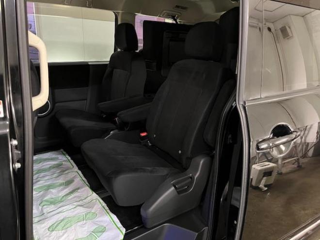 デリカＤ：５　Ｇパワーパッケージ　本州仕入　禁煙車　寒冷地仕様　ＭＫＷ１６インチＡＷ＋ＴＯＹＯオープンカントリーホワイトレター　純正１８ＡＷ＋スタッドレスタイヤ付　新品ＪＡＯＳブラックマッドガード　両側パワースライドドア　純正ナビ（地デジ　ＤＶＤ再生　Ｂｌｕｅｔｏｏｔｈ）＋バックカメラ　前後ドライブレコーダー　クルーズコントロール　両席シートヒーター　パワーシート　スマートキー　パドルシフト　横滑り防止装置　盗難防止装置　リアヒーター　ＨＩＤ　ＥＴＣ 4WD 2400 5Dr