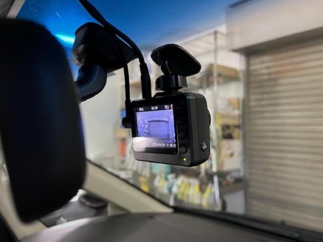 デリカＤ：５　Ｇパワーパッケージ　本州仕入　禁煙車　寒冷地仕様　ＭＫＷ１６インチＡＷ＋ＴＯＹＯオープンカントリーホワイトレター　純正１８ＡＷ＋スタッドレスタイヤ付　新品ＪＡＯＳブラックマッドガード　両側パワースライドドア　純正ナビ（地デジ　ＤＶＤ再生　Ｂｌｕｅｔｏｏｔｈ）＋バックカメラ　前後ドライブレコーダー　クルーズコントロール　両席シートヒーター　パワーシート　スマートキー　パドルシフト　横滑り防止装置　盗難防止装置　リアヒーター　ＨＩＤ　ＥＴＣ 4WD 2400 5Dr