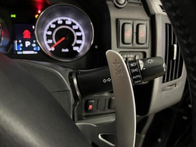 デリカＤ：５　Ｇパワーパッケージ　本州仕入　禁煙車　寒冷地仕様　ＭＫＷ１６インチＡＷ＋ＴＯＹＯオープンカントリーホワイトレター　純正１８ＡＷ＋スタッドレスタイヤ付　新品ＪＡＯＳブラックマッドガード　両側パワースライドドア　純正ナビ（地デジ　ＤＶＤ再生　Ｂｌｕｅｔｏｏｔｈ）＋バックカメラ　前後ドライブレコーダー　クルーズコントロール　両席シートヒーター　パワーシート　スマートキー　パドルシフト　横滑り防止装置　盗難防止装置　リアヒーター　ＨＩＤ　ＥＴＣ 4WD 2400 5Dr