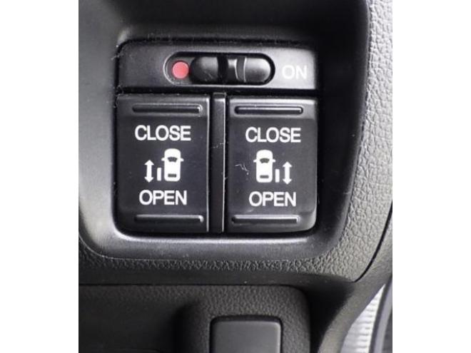 N-BOXカスタムG SSパッケージ 検10/4 ナビテレビ 両側パワースライドドア プッシュスタートスマートキー横揺れ防止ディスチャージライト660