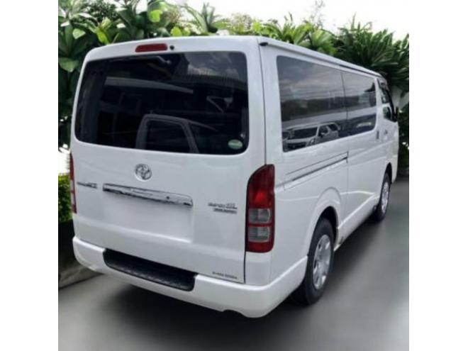 ハイエースバン3型スーパーGLディーゼルターボ 本州車
寒冷地仕様 ナビTV レザーシート ベッドキット 両側スライドドア リアヒータークーラー 車検新規 12ヶ月点検整備済 保証付！ 4WD 3000 5Dr