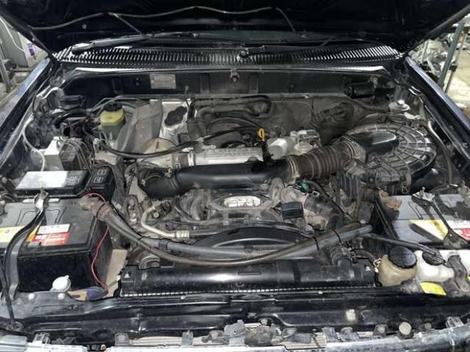 ハイラックススポーツピックアップ 2.4 エクストラキャブ ワイドボディ ディーゼルターボ 4WD　検7年12月市内コ・ミ・コ・ミ 2400
