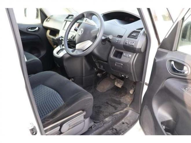 セレナ2.0 20X 4WD　検2年　自社　ローンカノウ 2000