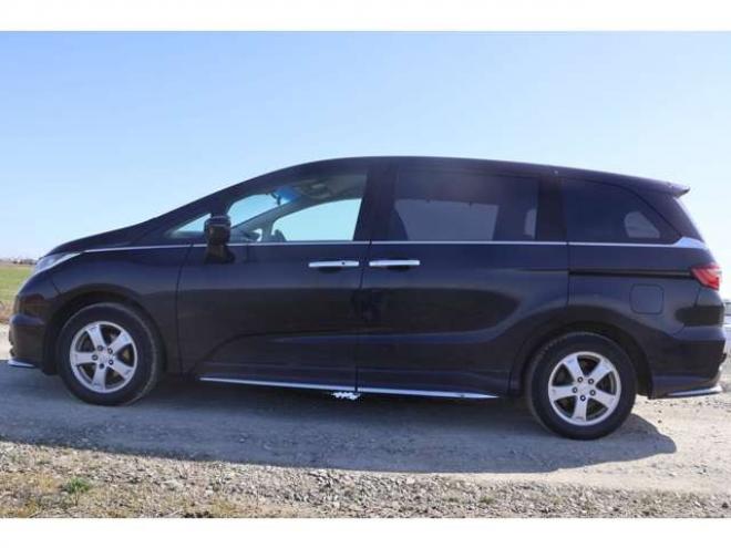 オデッセイ2.4 アブソルート 4WD　検2年　自社　ローンカノウ　両電スラ 2400