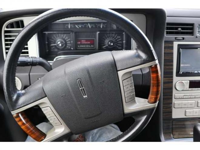 リンカーンナビゲーター 5.4 4WD　検R8/7　オートステップ　社外ナビ 5400