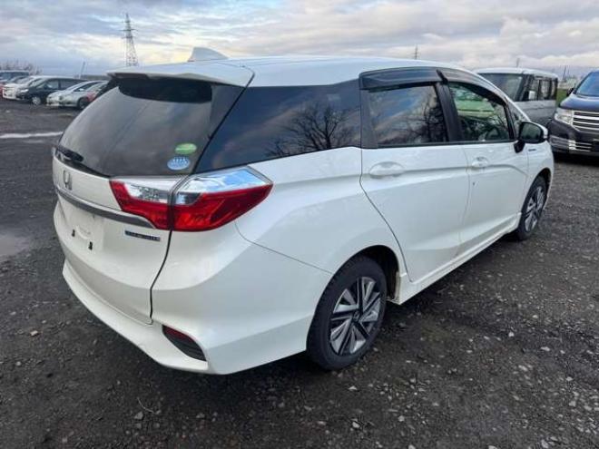 シャトル1.5 ハイブリッド X ホンダセンシング 4WD　ナビ　TV　Bカメラ　Bluetooth　夏冬タイヤ 1500