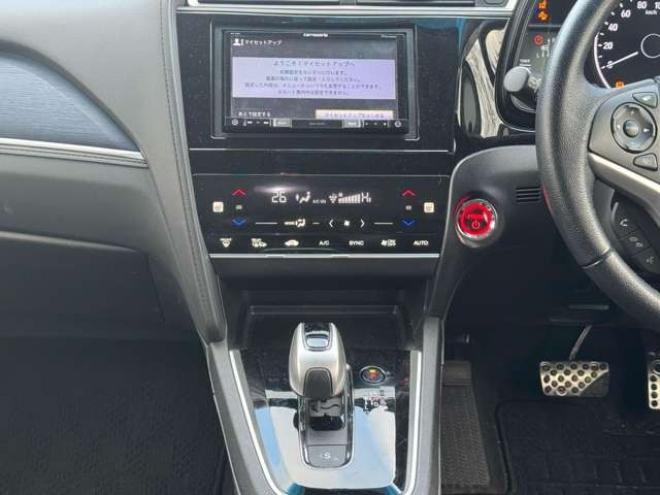 シャトル1.5 ハイブリッド X ホンダセンシング 4WD　ナビ　TV　Bカメラ　Bluetooth　夏冬タイヤ 1500
