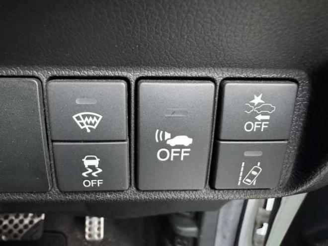シャトル1.5 ハイブリッド X ホンダセンシング 4WD　ナビ　TV　Bカメラ　Bluetooth　夏冬タイヤ 1500