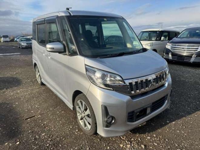 ekスペースカスタム T 4WD　ナビ　TV　Bカメラ　両側Pスライド 660